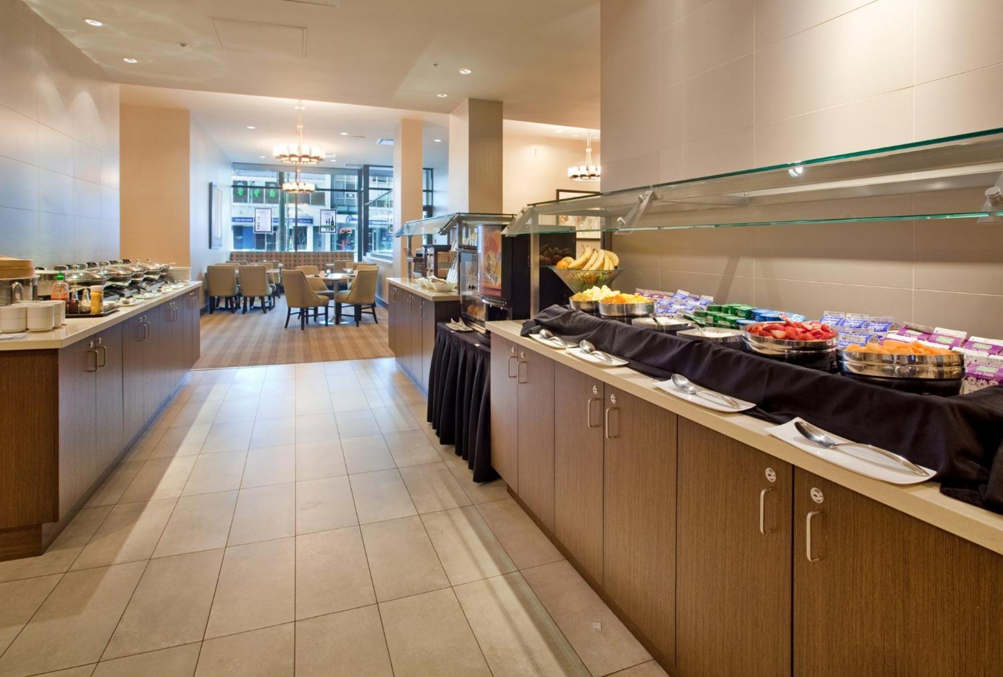 Holiday Inn Vancouver-Centre Broadway By Ihg Zewnętrze zdjęcie